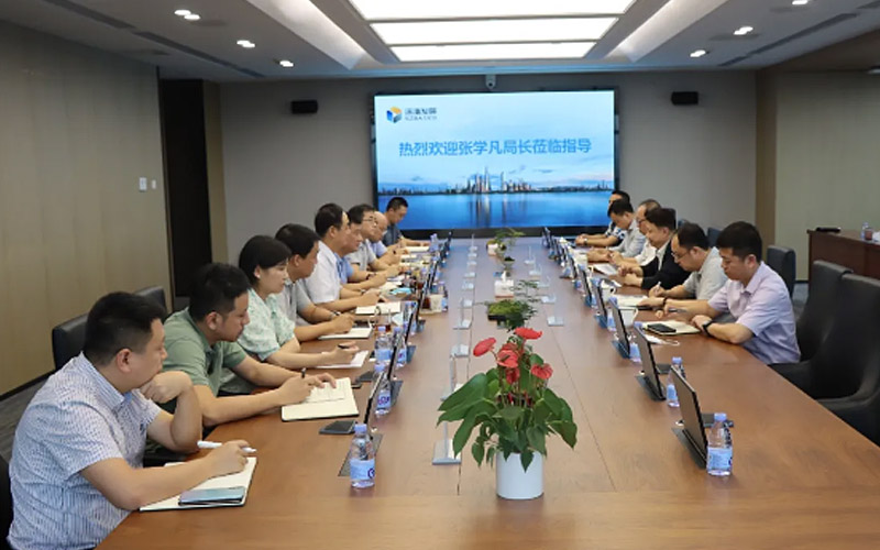 市住建局张学凡局长调研深湾发展公司